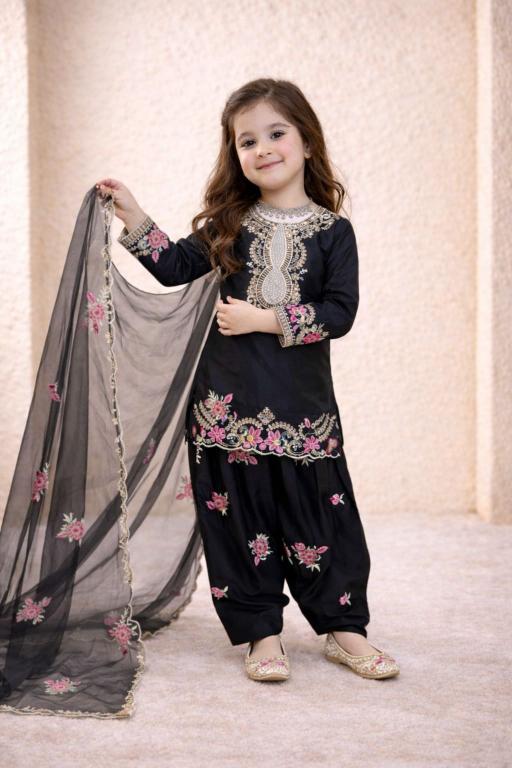 Premium Quality Ready To Wear OC 245 Crep Black Kids clothing suppliers in Mumbai